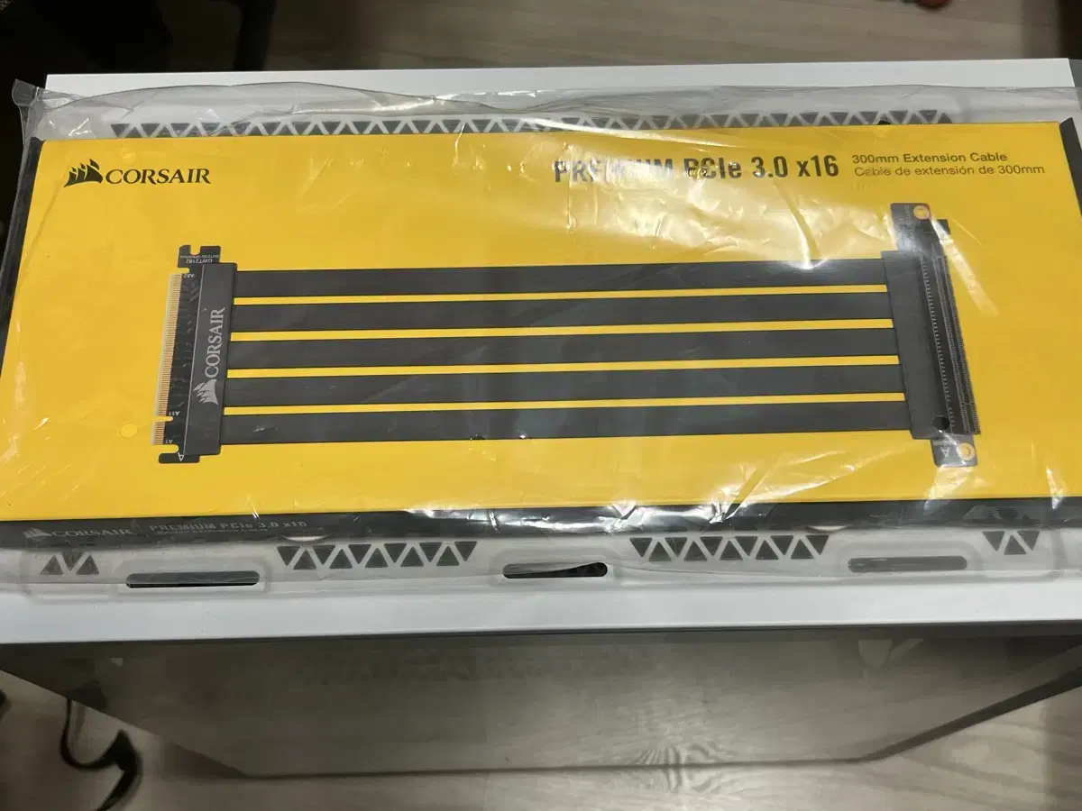 Corsair PCIe 3.0 x16 300mm 라이저 케이블